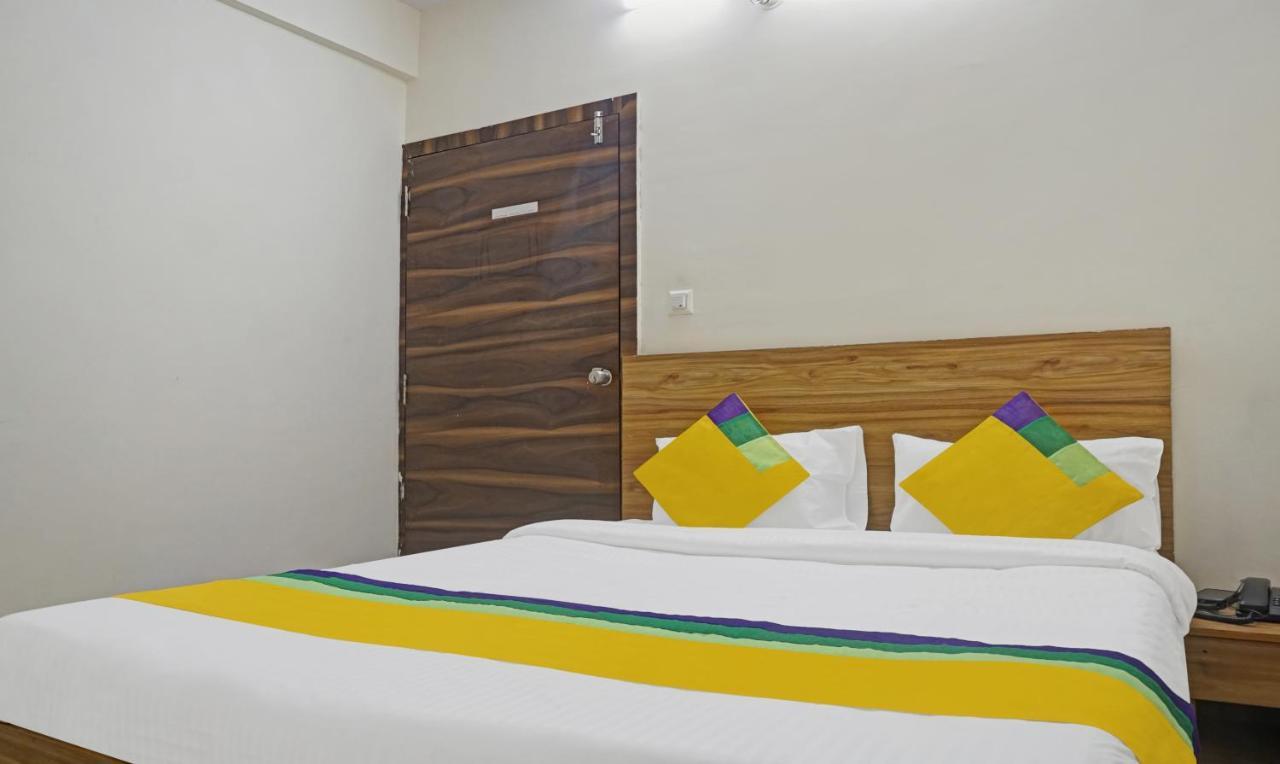 Itsy Hotels Ay Plus Hotels Kharadi Bagian luar foto