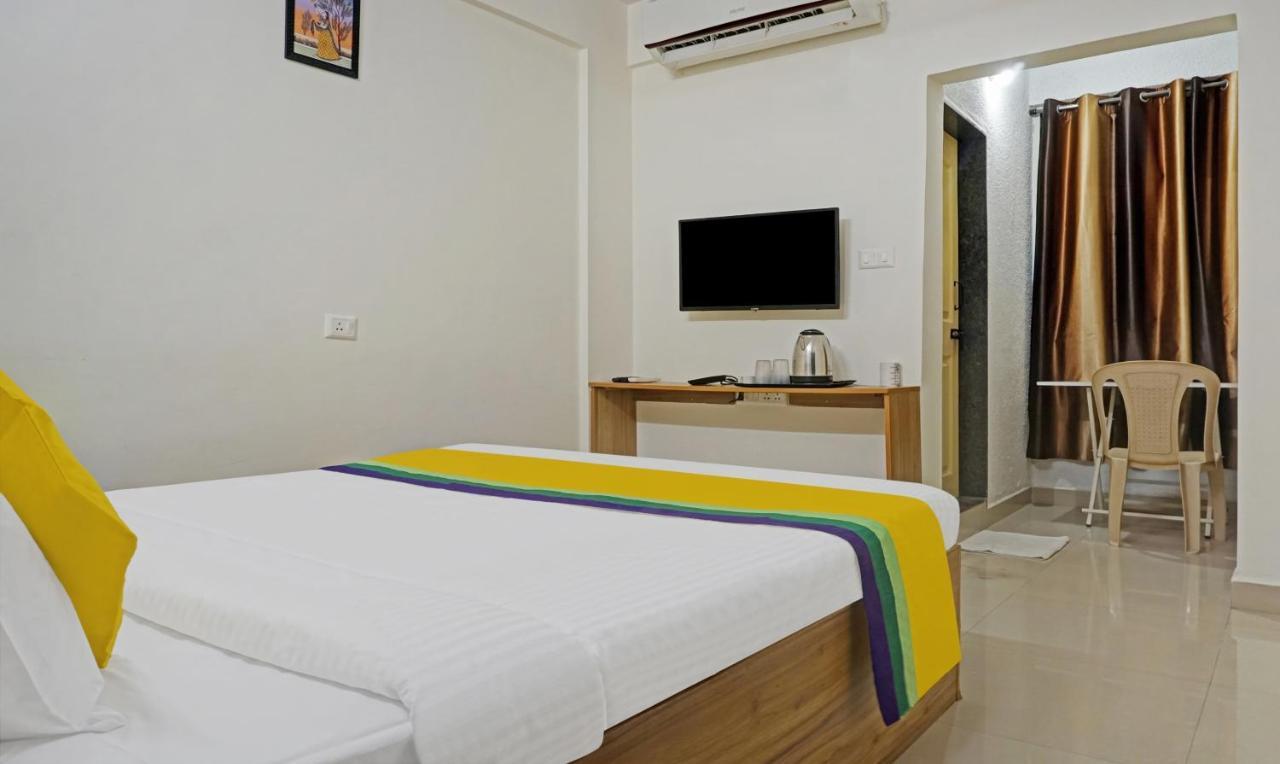 Itsy Hotels Ay Plus Hotels Kharadi Bagian luar foto