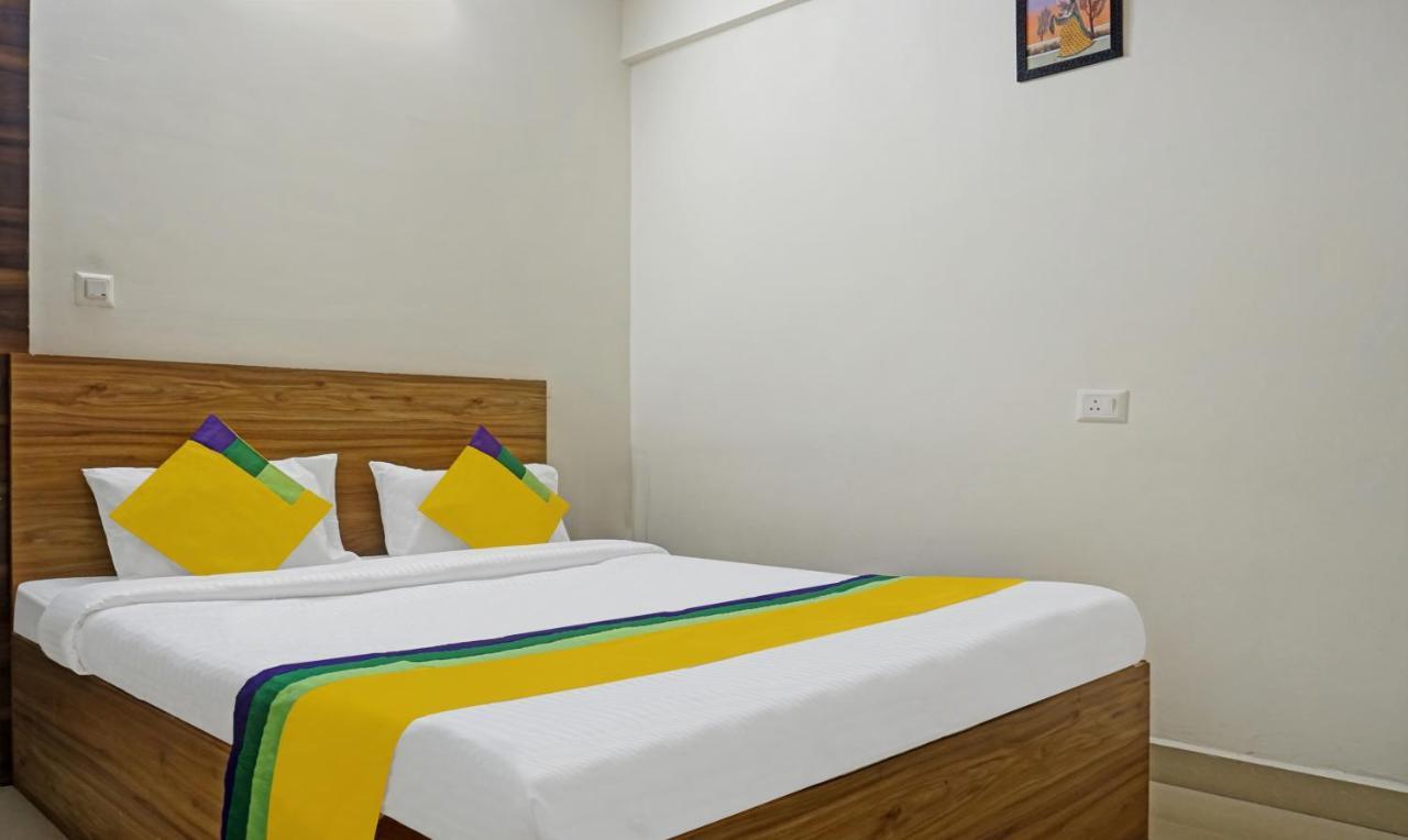 Itsy Hotels Ay Plus Hotels Kharadi Bagian luar foto